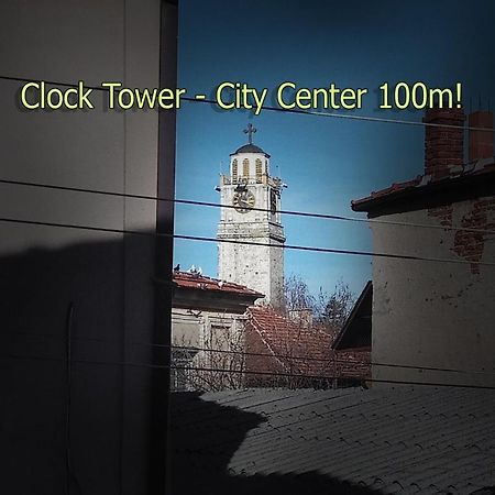 Goldy Hostel Bitola Bagian luar foto
