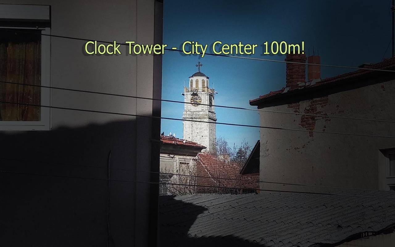 Goldy Hostel Bitola Bagian luar foto